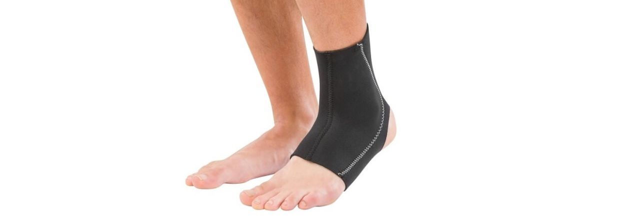 Opaski i ortezy stawu skokowego — właściwości i przykłady